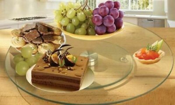 Glass revolving cake stand