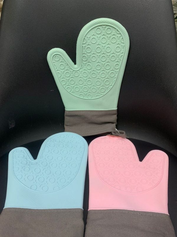 Silicone Mitten Set MOQ 120 per colour. FOB 🇨🇳 $1.00 - Image 2