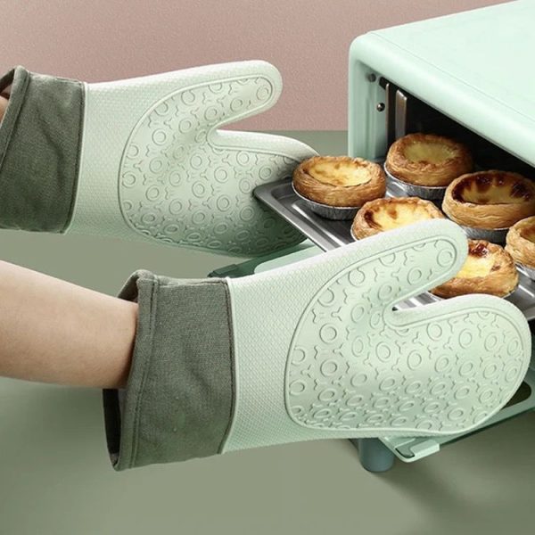 Silicone Mitten Set MOQ 120 per colour. FOB 🇨🇳 $1.00 - Image 3