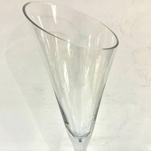 Glass Cone Vase MOQ 60 pcs. FOB 🇨🇳 $10.35 - Image 2