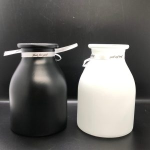 Glass vase